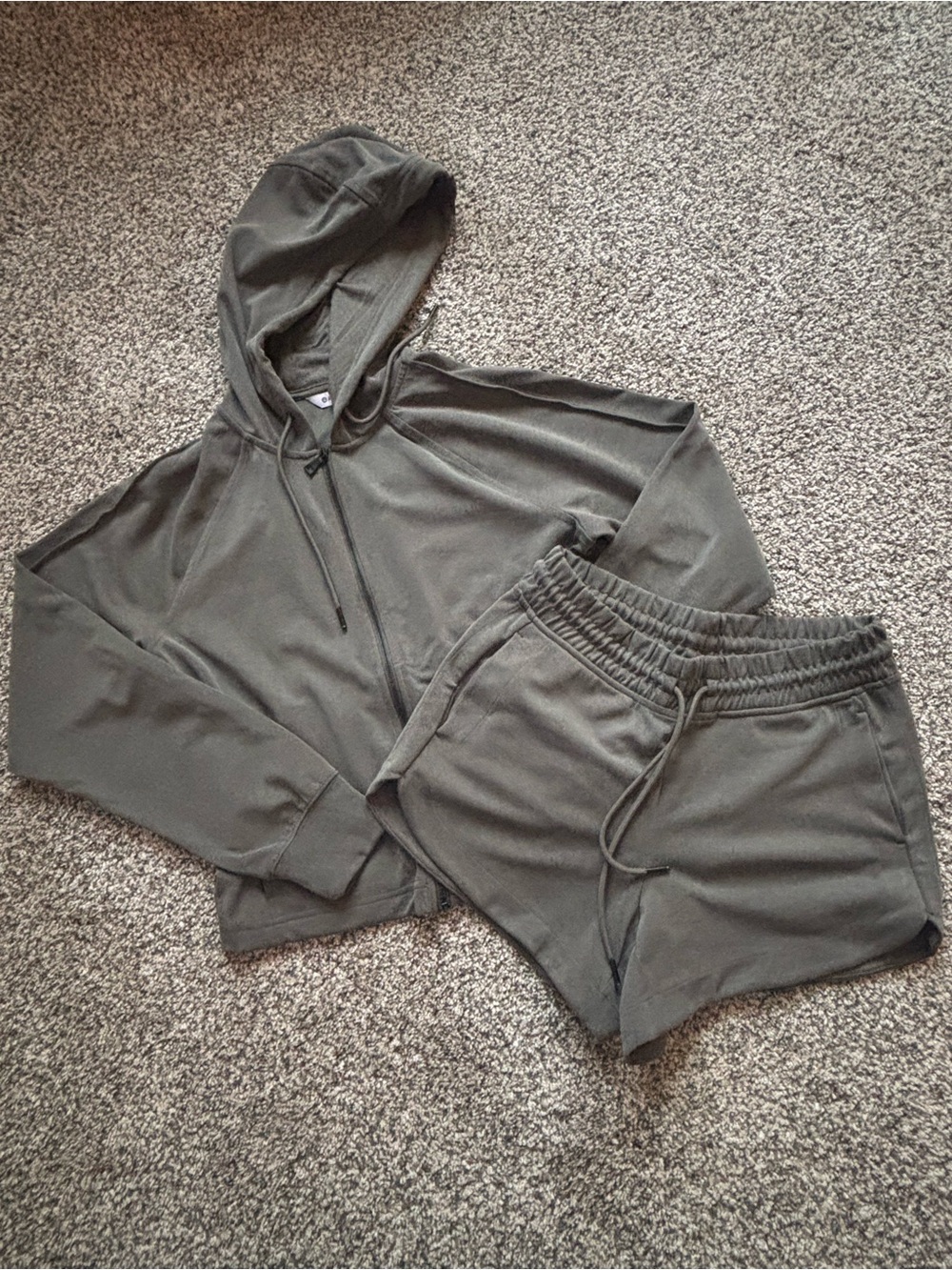 Athleta Seasoft Full Zip and Mid Rise 4" Short Set Sz XS